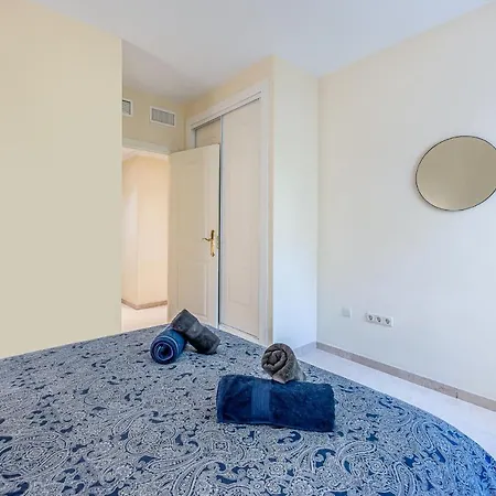 Hills Chic 3 Bed Elviria, Lejlighed *