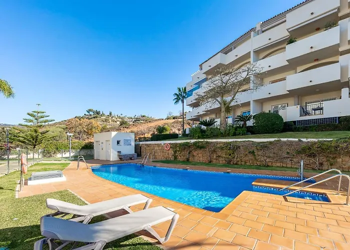 Hills Chic 3 Bed Elviria, Daire